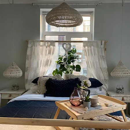 Pristine 1br In Center W/ Patio And Parking Riga