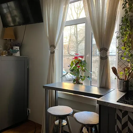 Pristine 1br In Center- Free Parking & Coffee Machine *