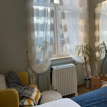 Pristine 1br In Center- Free Parking & Coffee Machine Daire