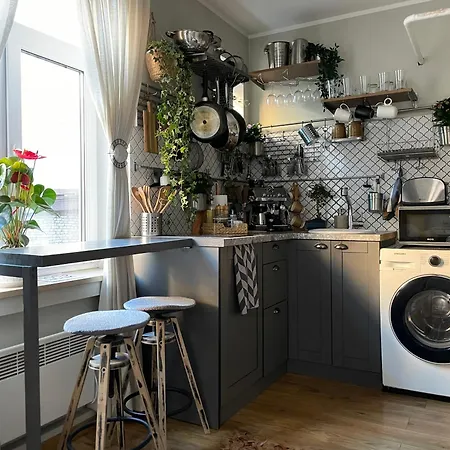 Apartment Pristine 1br In Center- Free Parking & Coffee Machine *