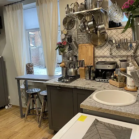 Apartment Pristine 1br In Center- Free Parking & Coffee Machine *