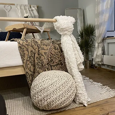 Pristine 1br In Center With Free Parking