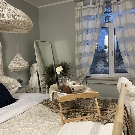 Apartment Pristine 1br In Center- Free Parking & Coffee Machine *