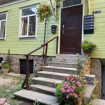 Pristine 1br In Center With Free Parking