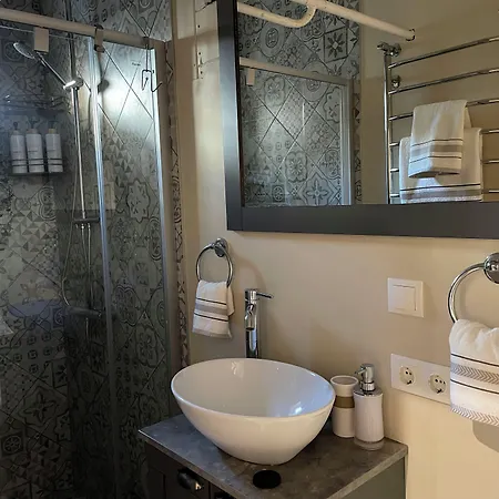 Pristine 1br In Center- Free Parking & Coffee Machine Apartment Riga