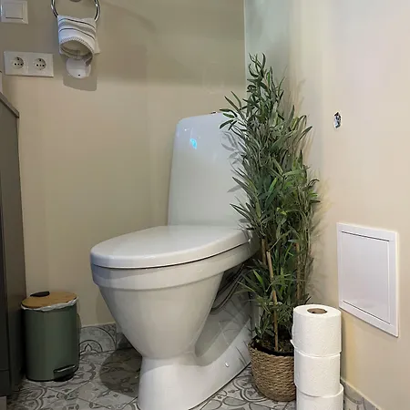 Apartment Pristine 1br In Center- Free Parking & Coffee Machine *