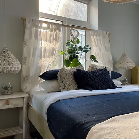 Apartment Pristine 1br In Center- Free Parking & Coffee Machine *