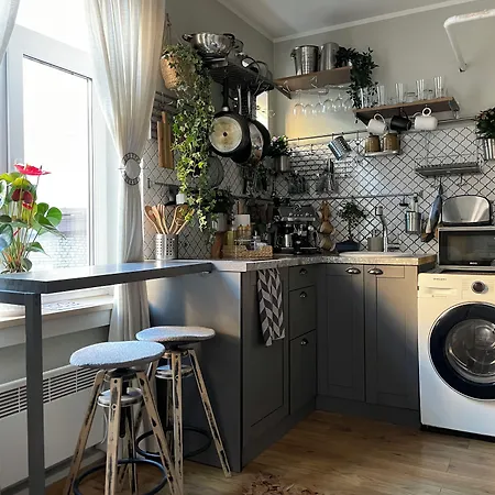 Pristine 1br In Center- Free Parking & Coffee Machine Apartment