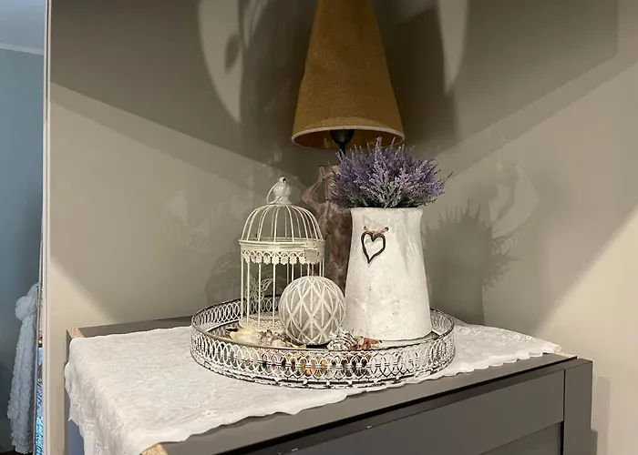 Pristine 1br In Center- Free Parking & Coffee Machine