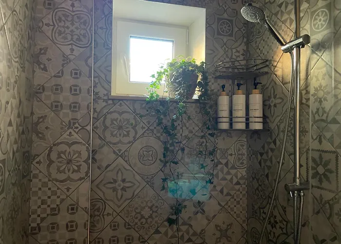 Pristine 1br In Center- Free Parking & Coffee Machine Апартаменты Рига