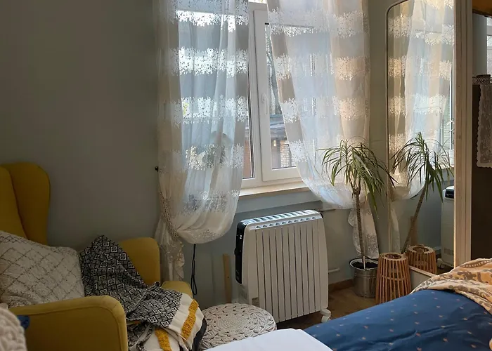 Pristine 1br In Center- Free Parking & Coffee Machine Апартаменты