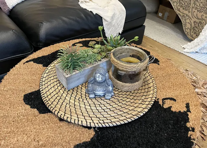 Pristine 1br In Center- Free Parking & Coffee Machine Апартаменты *