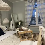 Apartman Pristine 1br In Center- Free Parking & Coffee Machine *