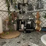 Pristine 1br In Center- Free Parking & Coffee Machine *