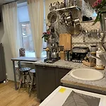 Apartamento Pristine 1br In Center- Free Parking & Coffee Machine *